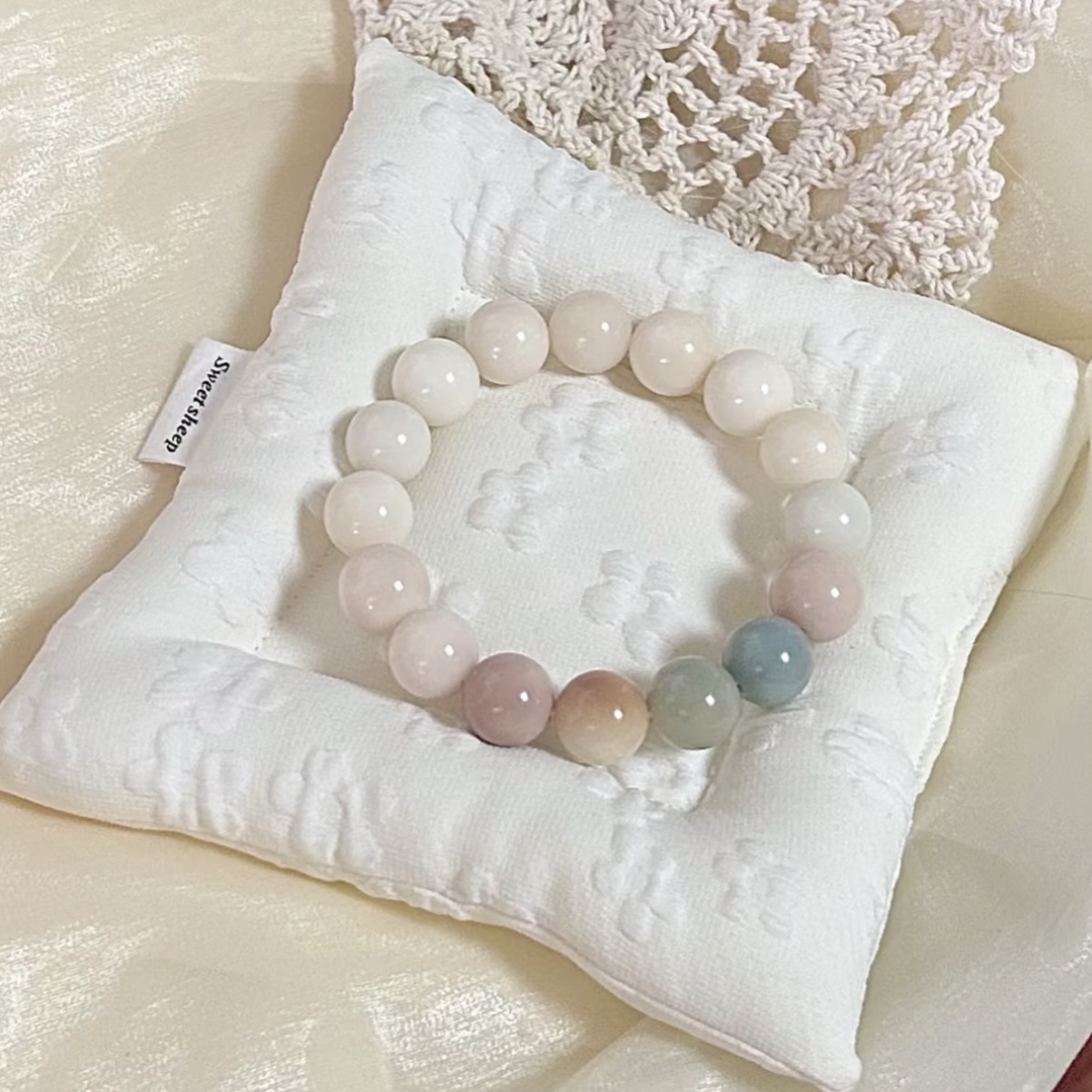 Decorative Bodhi beads bracelet white